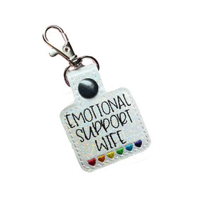 🌈Emotional Support Rainbow Hearts Keychain💕